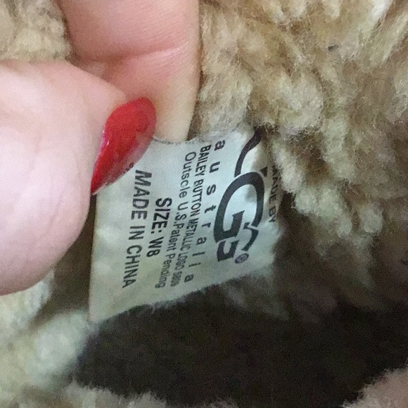 Ugg Bailey button OPEN TO ALL OFFERS - Picture 5 of 7